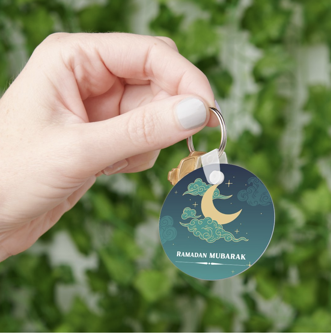 Ramadan Kareem Keychain round in Hand